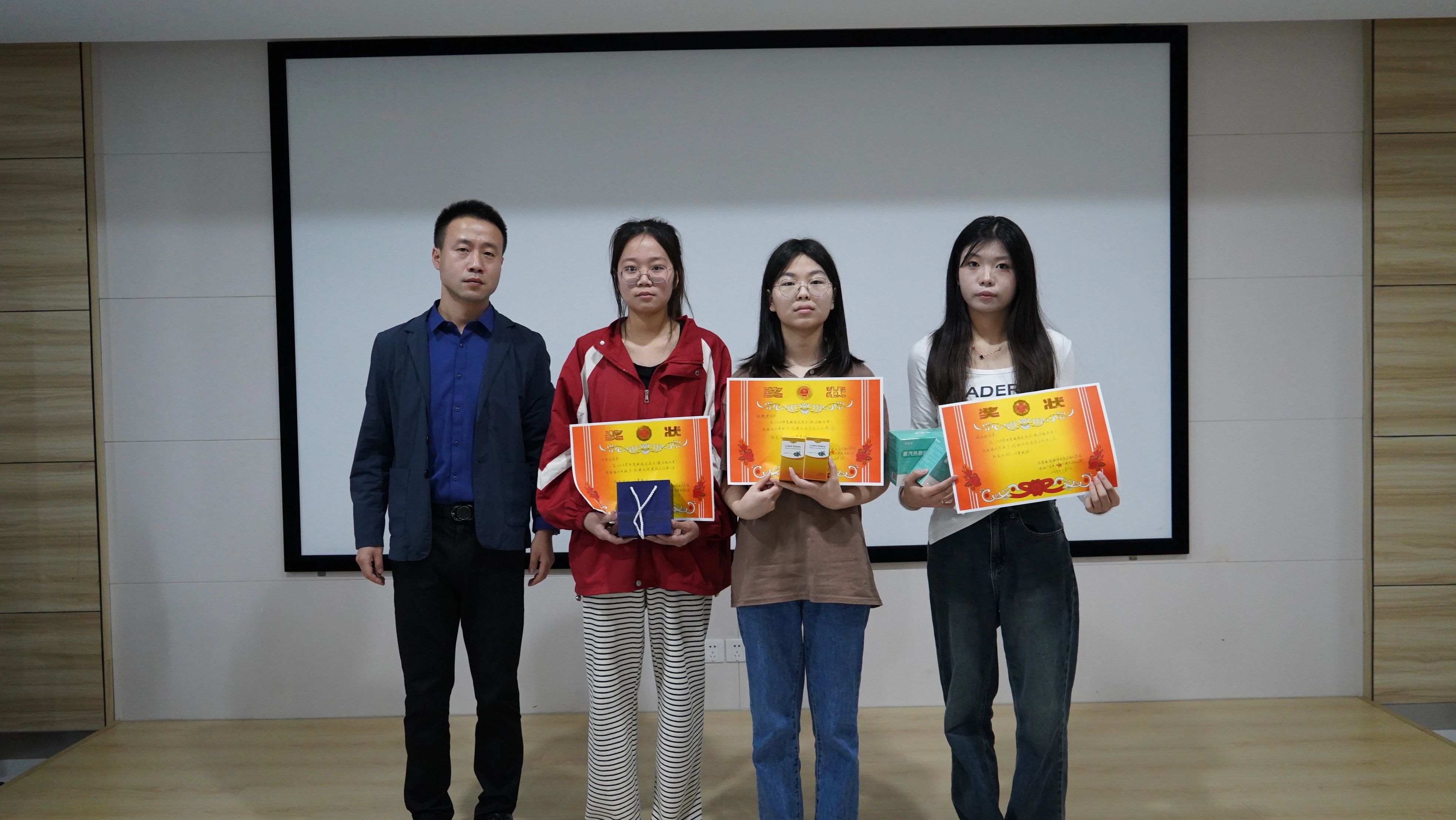 ballbet������(�й�)����ɭ����